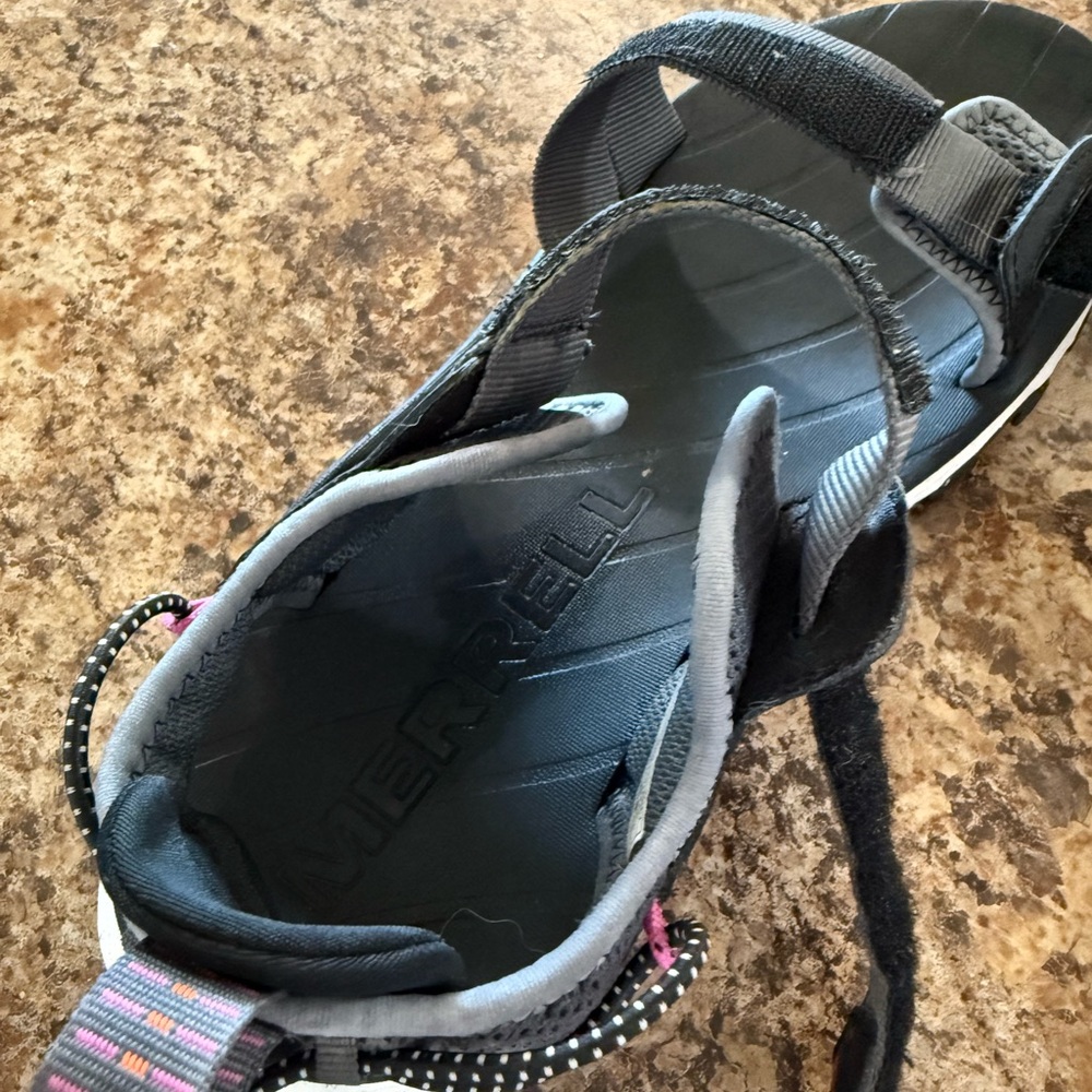 Merrell Women’s Black and Gray Outdoor Sandals Charcoal Vibram Sole 8 - Picture 5 of 6